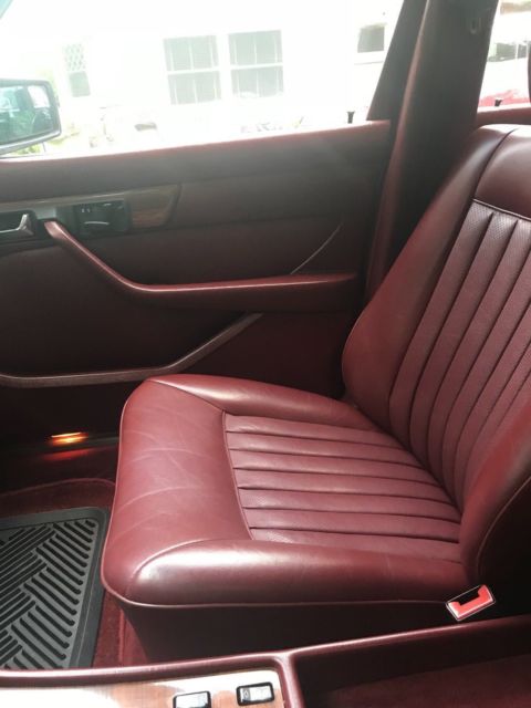1986 Mercedes-Benz 400-Series Red - photo 12