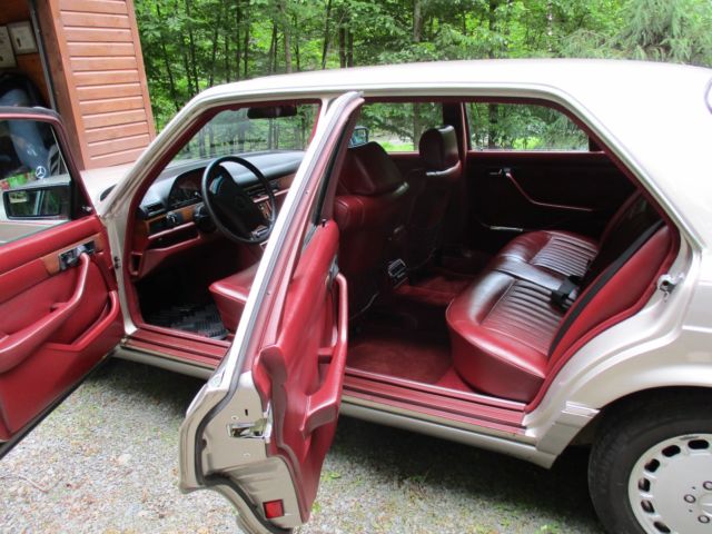 1986 Mercedes-Benz 400-Series Red - photo 8