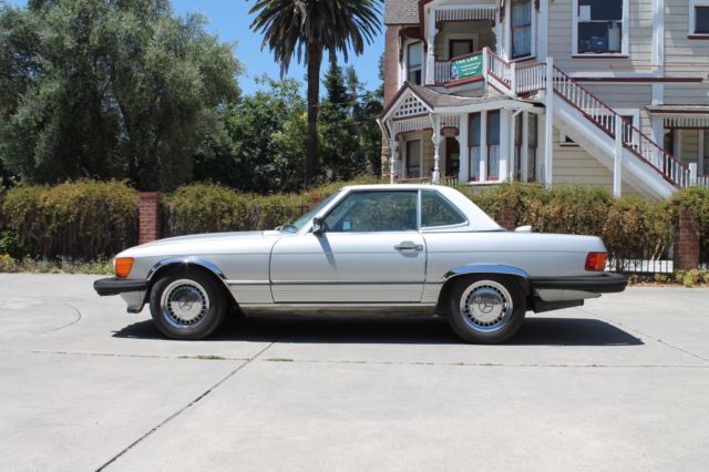 1986 Mercedes 560 SL Astral Silver Metallic, Original Paint and Interior 1986 Mercedes-Benz SL-Class 560 SL