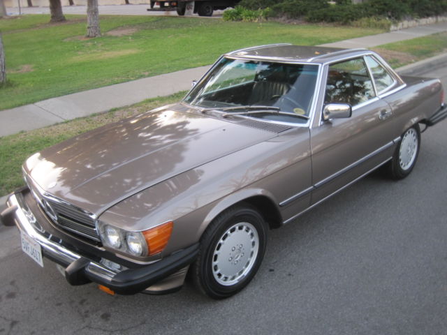 1986 Mercedes 560SL 1986 Mercedes-Benz SL-Class