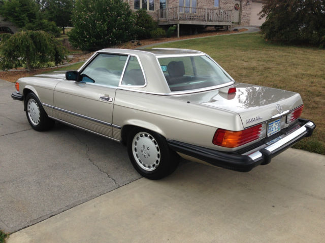 1986 Mercedes-Benz SL-Class 560SL CONVERTIBLE - photo 4