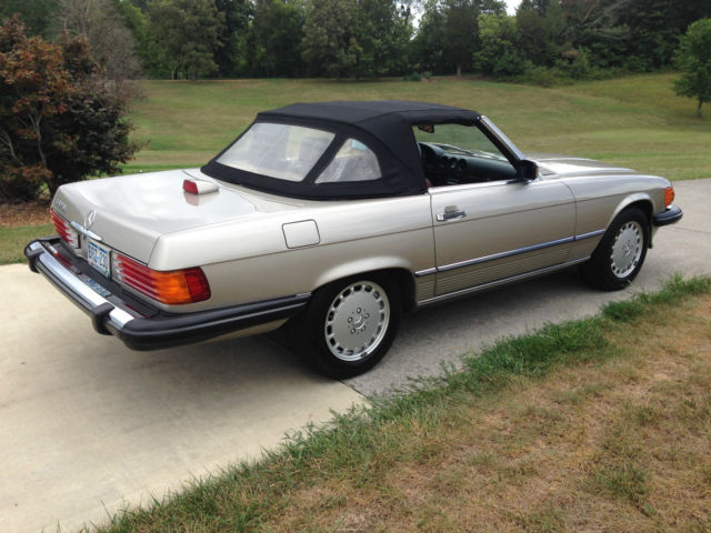 1986 Mercedes-Benz SL-Class 560SL CONVERTIBLE - photo 6
