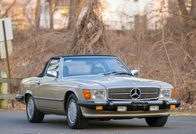 1986 Mercedes-Benz SL-Class 560SL Convertible 74K mi Soft and Hard Top CARFAX - photo 5