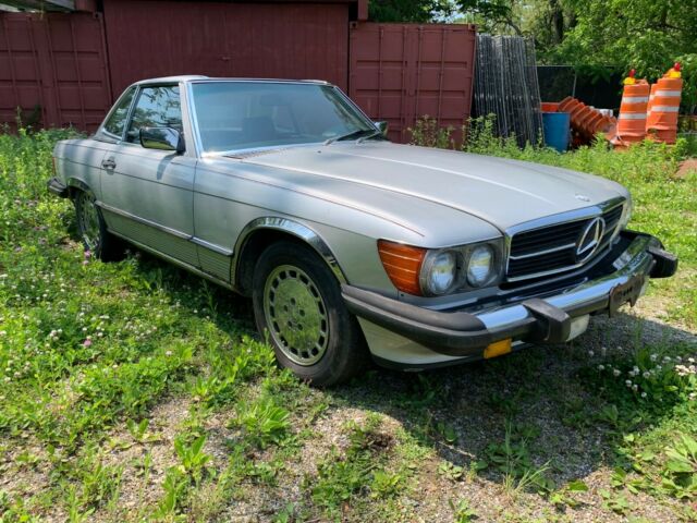 1986 Mercedes-Benz SL-Class 560SL