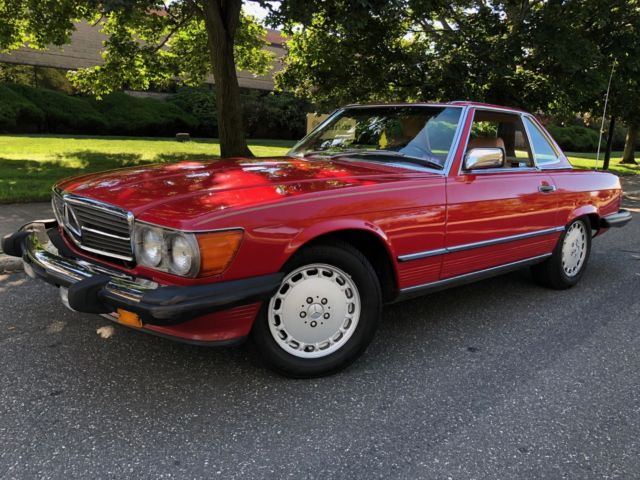 1986 MERCEDES 560SL LOOKS AND RUNS FANTASTIC, GARAGE KEPT 1986 Mercedes-Benz SL-Class