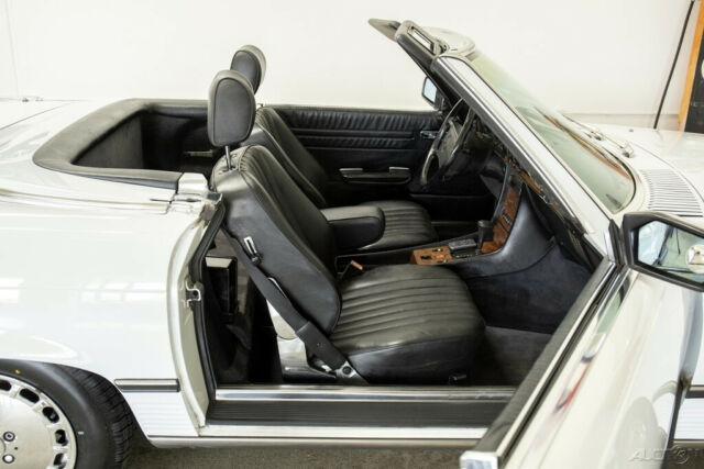 1986 Mercedes-Benz SL-Class 560SL Roadster - photo 12