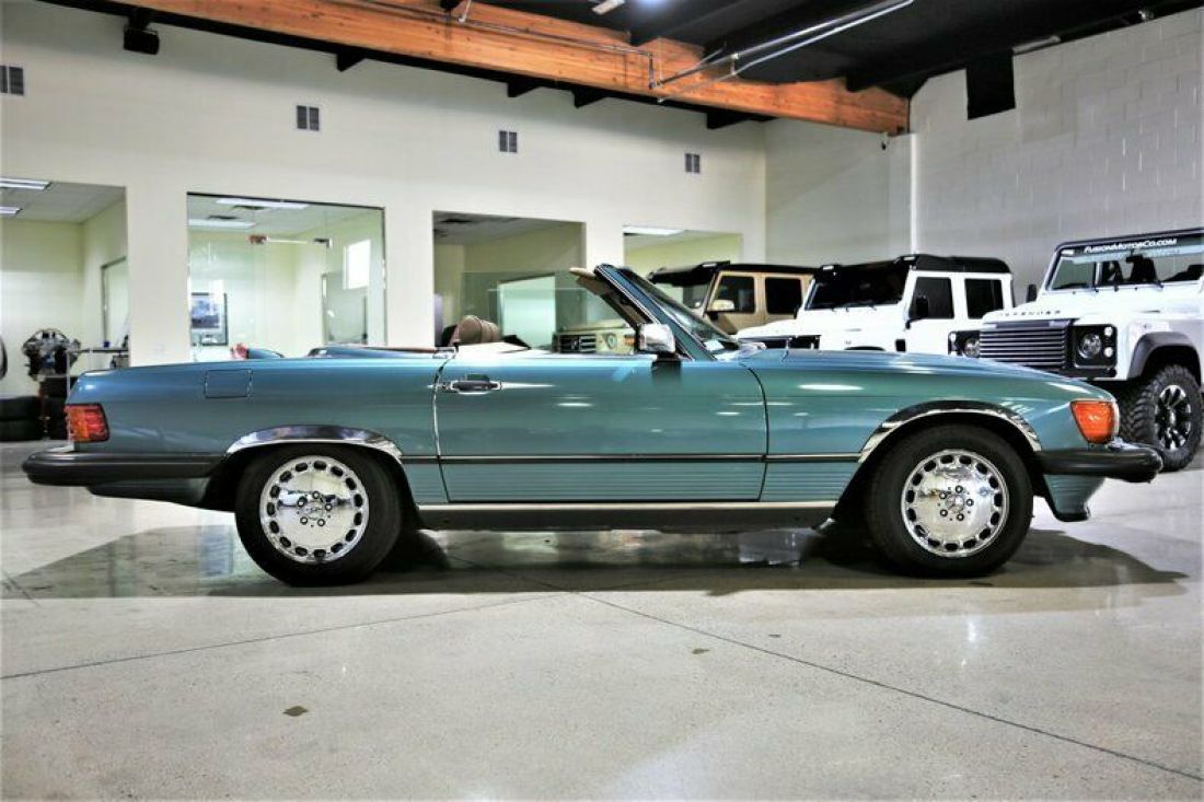 1986 Mercedes-Benz 560SL CONVERTIBLE - photo 2