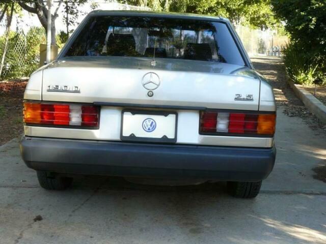 1986 Mercedes-Benz 190-Class 190 D 2.5 4dr Diesel Sedan - photo 11