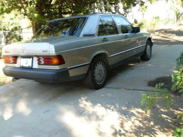1986 Mercedes-Benz 190-Class 190 D 2.5 4dr Diesel Sedan - photo 4