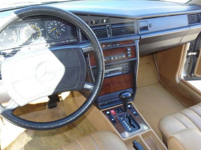 1986 Mercedes-Benz 190-Series 190 D 2.5 4dr Diesel Sedan - photo 9