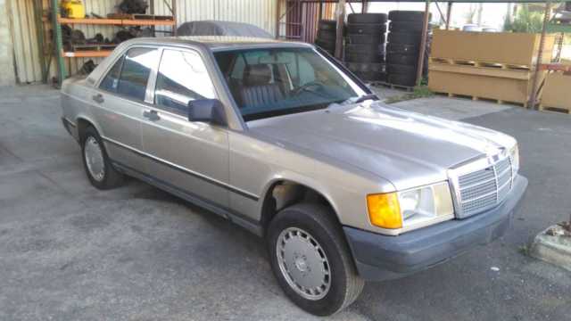 1986 Mercedes-Benz 190D For parts. Let me know what part do you need. 1986 Mercedes-Benz 190-Series