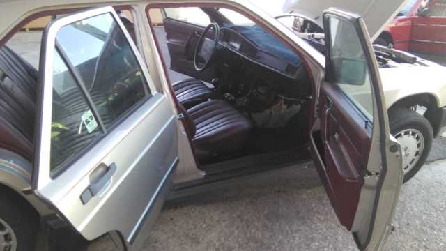 1986 Mercedes-Benz 190-Series - photo 6