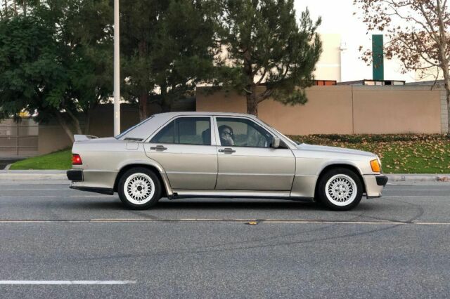 1986 Mercedes Benz 190e 16V Cosworth - 5 speed dogleg 1986 Mercedes-Benz 190-Series Cosworth
