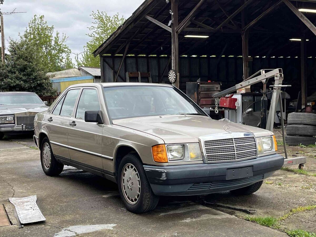 1986 Mercedes-Benz 190-Series E 2.3 - photo 2