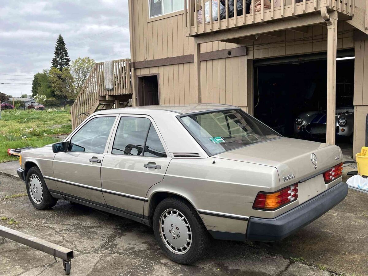 1986 Mercedes-Benz 190-Series E 2.3 - photo 3