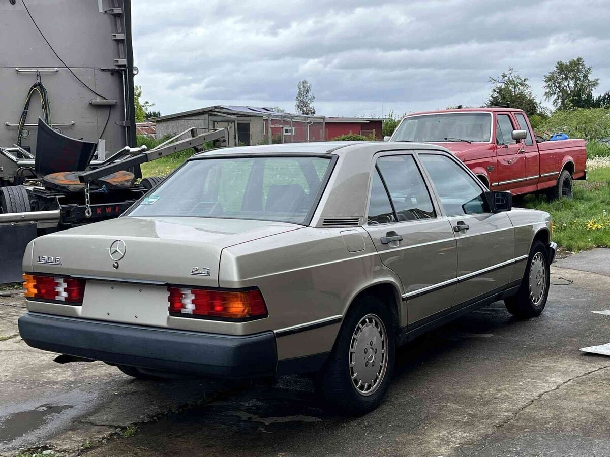 1986 Mercedes-Benz 190-Series E 2.3 - photo 4