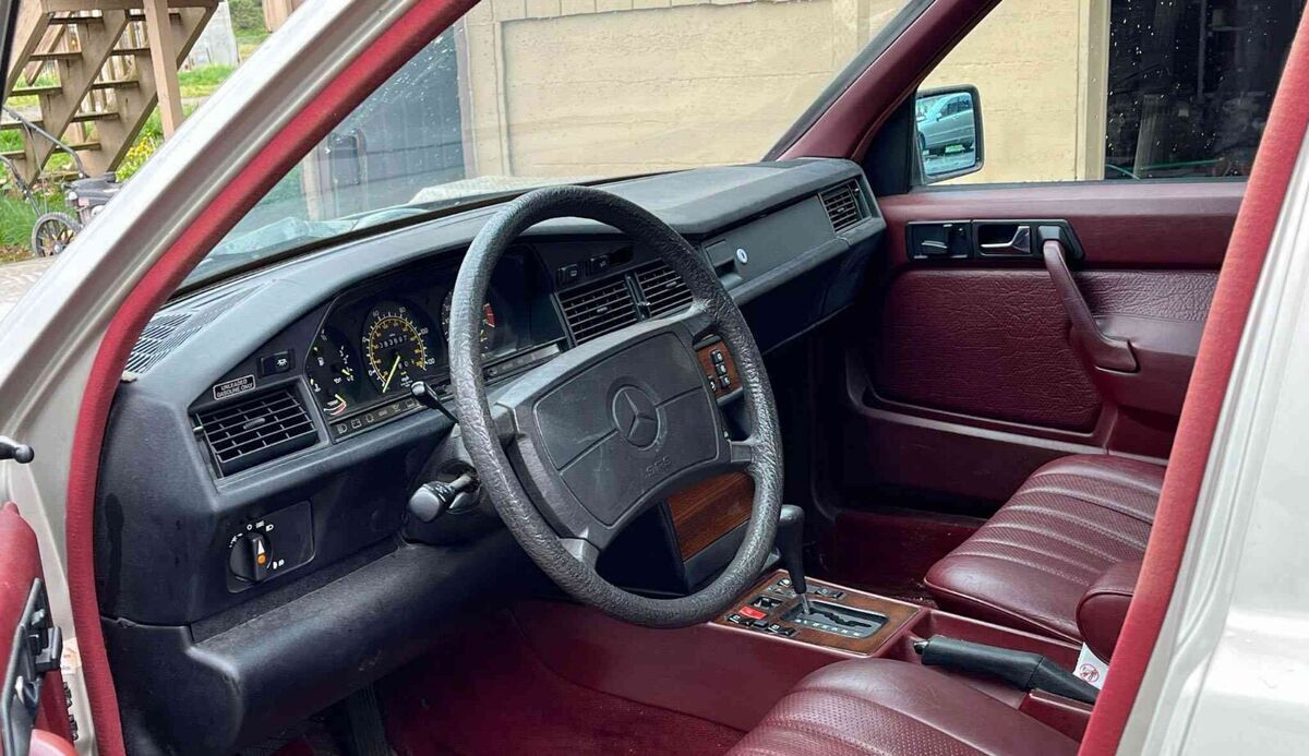 1986 Mercedes-Benz 190-Series E 2.3 - photo 5