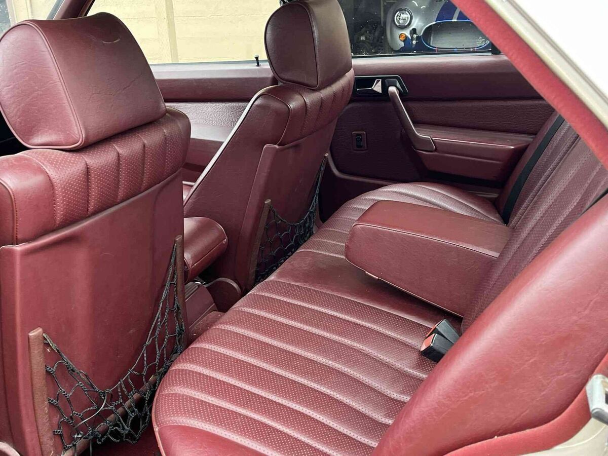 1986 Mercedes-Benz 190-Series E 2.3 - photo 6