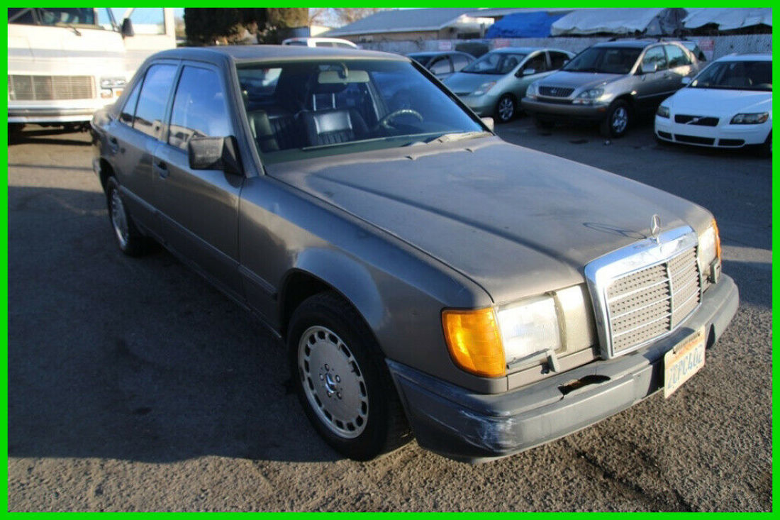 1986 Mercedes-Benz 300-Series 300 E