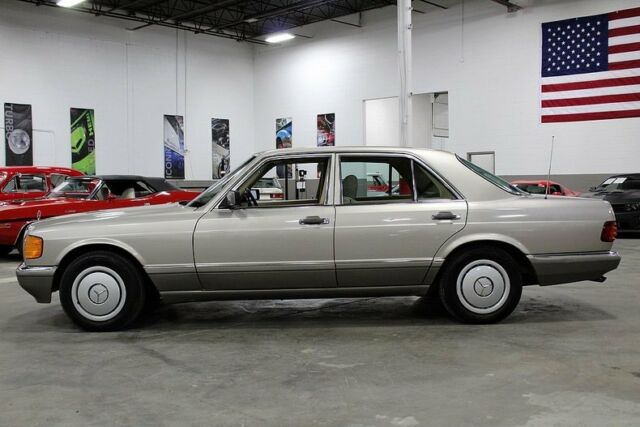 1986 Mercedes-Benz 300 SE -- - photo 2