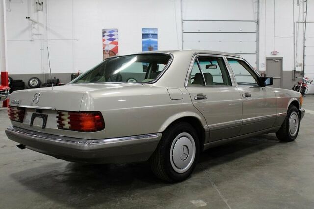 1986 Mercedes-Benz 300 SE -- - photo 4