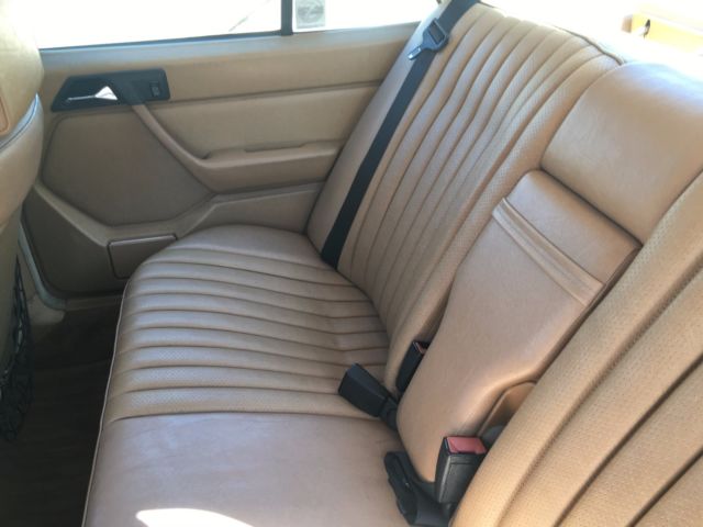 1986 Mercedes-Benz 190-Series - photo 7