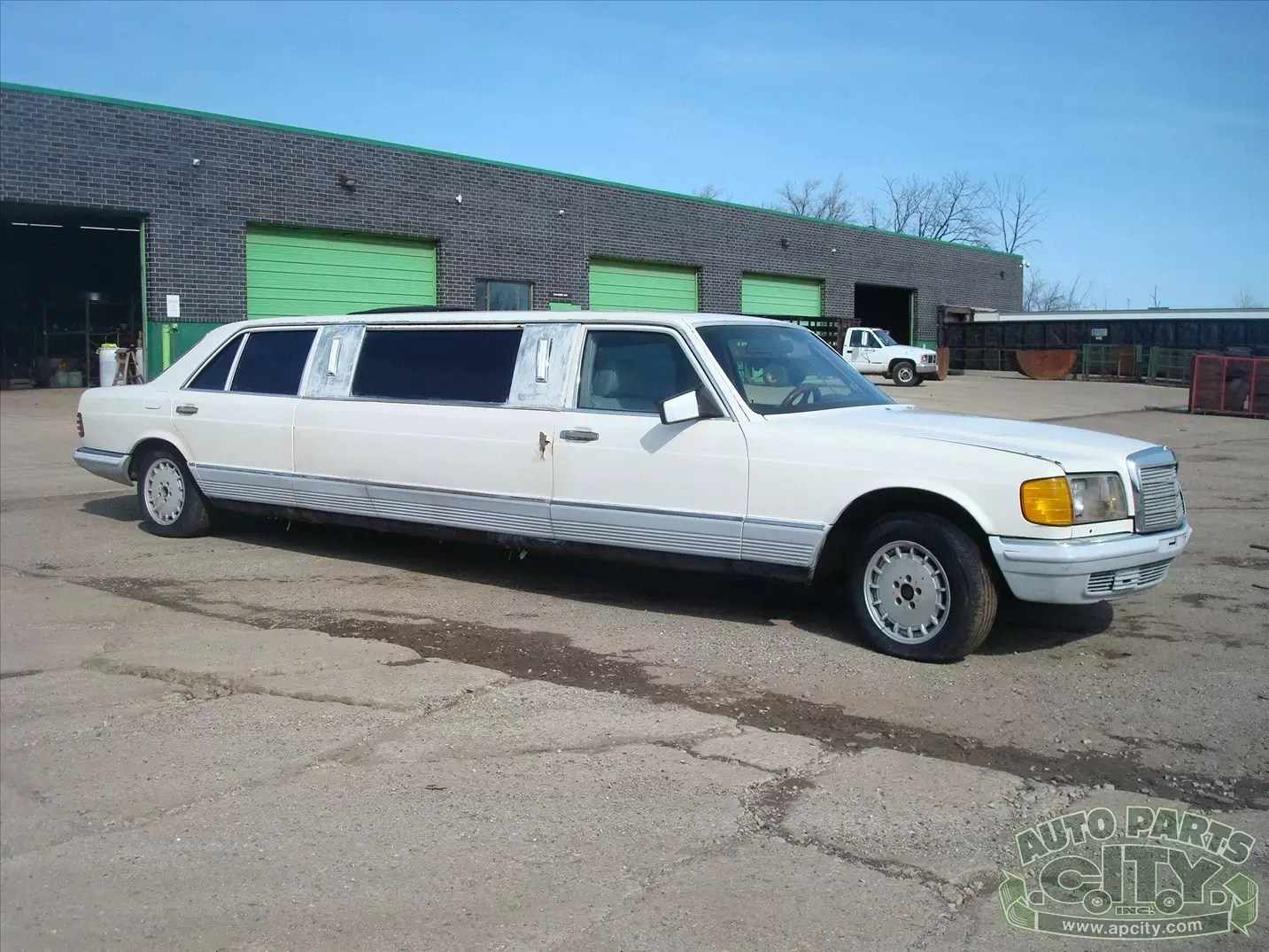 1986 Mercedes-Benz 500-Series WE SHIP ! NEEDS WORK ! - photo 2