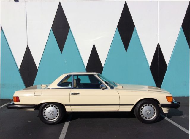 1986 Mercedes-Benz 560 SL MBZ R107 roadster w/ hardtop - low miles + very clean! 1986 Mercedes-Benz 500-Series