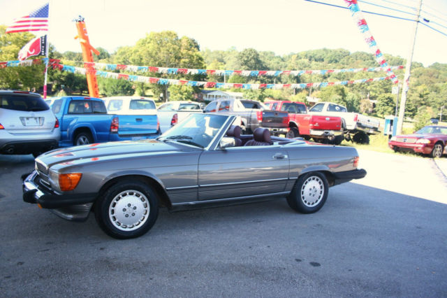 1986 Mercedes Benz 560 SL Roadster 1986 Mercedes-Benz SL-Class