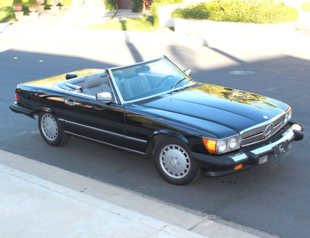 1986 Mercedes Benz 560SL Black on Gray Leather, Black Soft & Hard top Jump Seats 1986 Mercedes-Benz 500-Series