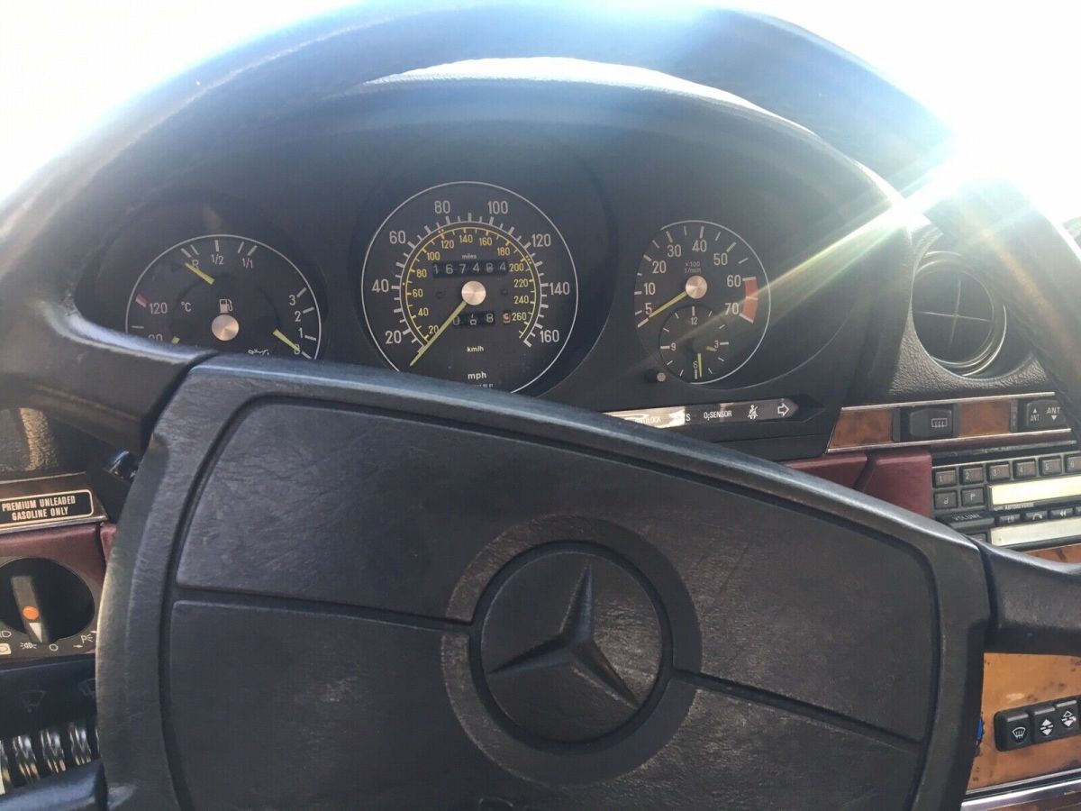 1986 Mercedes-Benz 560SL Convertible White RWD Automatic SL 1986 Mercedes-Benz 560SL SL
