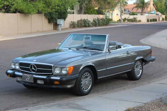 1986 Mercedes Benz 560sl. . .Dry, Pristine, Southwestern example. 1986 Mercedes-Benz SL-Class