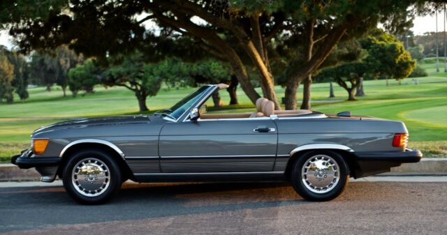 1986 Mercedes-Benz SL-Class Two Top Low Mile SoCal Rare - photo 4