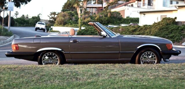 1986 Mercedes-Benz SL-Class Two Top Low Mile SoCal Rare - photo 6