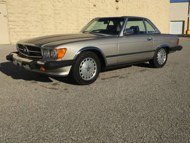 1986 Mercedes Benz 560SL Low Miles, Beautiful Color Combo, Southern Car NR 1986 Mercedes-Benz SL-Class SL