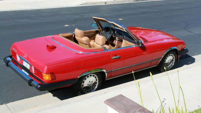 1986 Mercedes Benz 560SL, Red on Palomino interior and jumping seat Excellent 1986 Mercedes-Benz SL-Class 560 SL