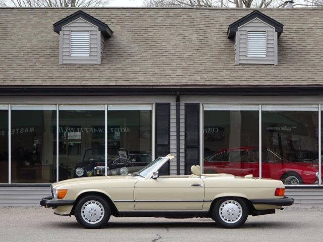1986 Mercedes Benz 560SL roadster 31k miles 1986 Mercedes-Benz SL-Class 560SL roadster
