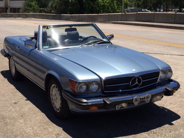 1986 Mercedes Benz 560SL W107, DB 335 Diamond Blue Metallic, ext.service records 1986 Mercedes-Benz SL-Class 560SL in 335 Diamond Blue. 100% RUST-FREE.
