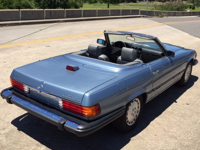 1986 Mercedes-Benz SL-Class 560SL in 335 Diamond Blue. 100% RUST-FREE. - photo 4