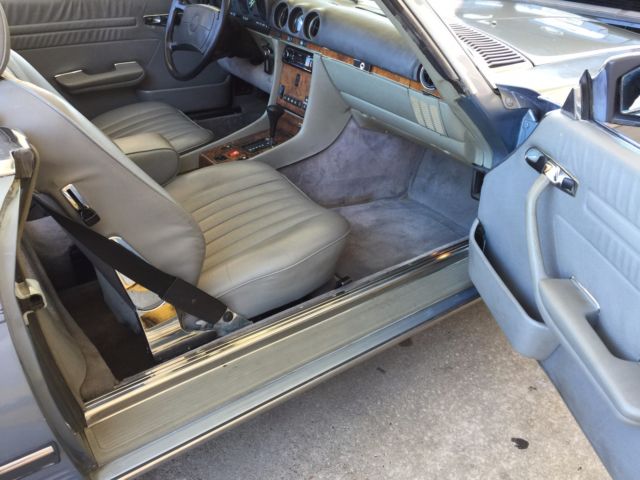 1986 Mercedes-Benz SL-Class 560SL in 335 Diamond Blue. 100% RUST-FREE. - photo 9