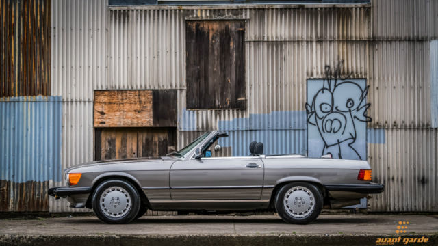 1986 Mercedes Benz 560SL, W107, Roadster, Exceptional Condition, Low Mileage 1986 Mercedes-Benz SL-Class ROADSTER