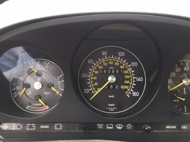 1986 Mercedes-Benz SL-Class Base 2 door hard top convertible - photo 5