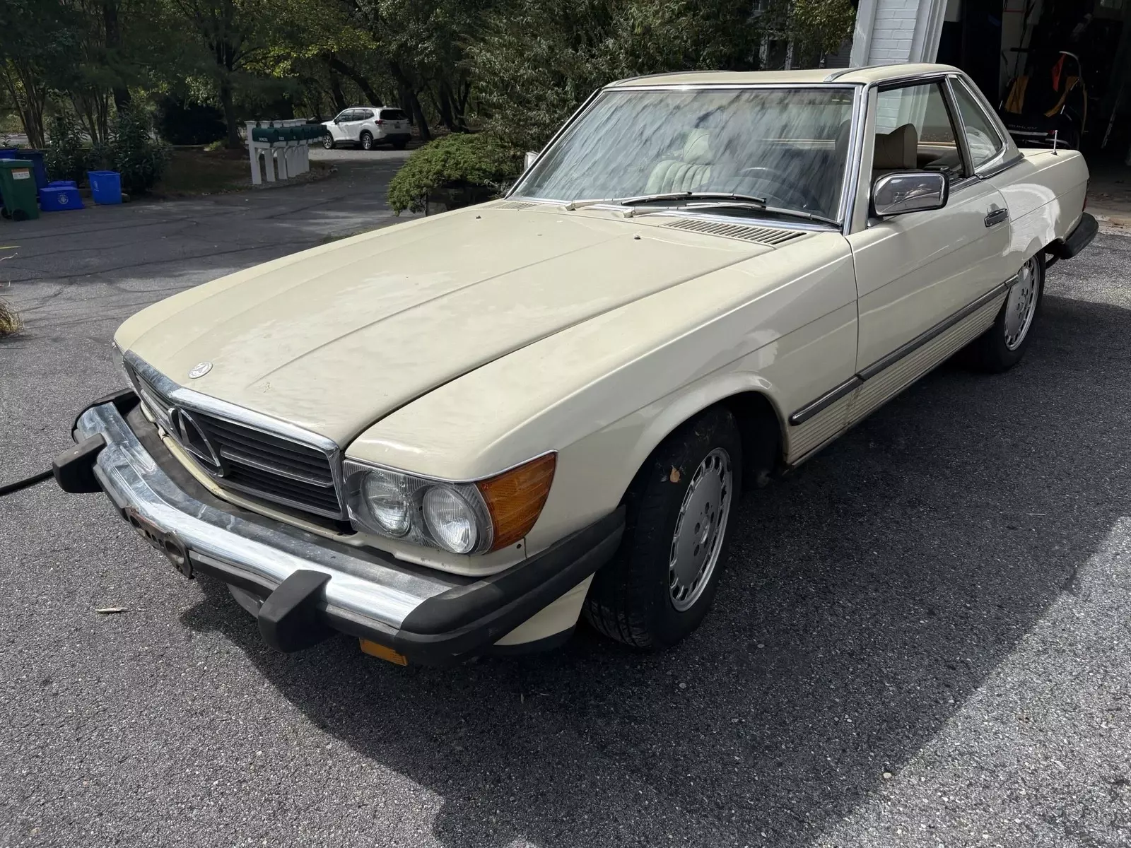 1986 Mercedes-Benz SL-Class Yellow SL 1986 Mercedes-Benz SL-Class SL