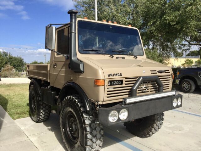 1986 Mercedes-Benz Unimog -- - photo 2