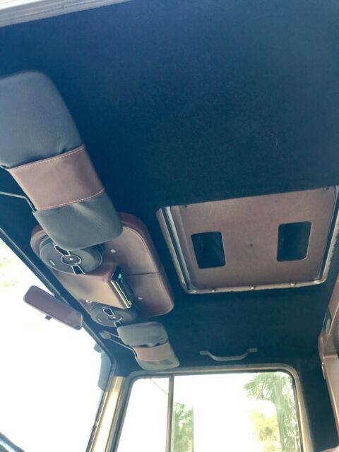 1986 Mercedes-Benz Unimog -- - photo 6