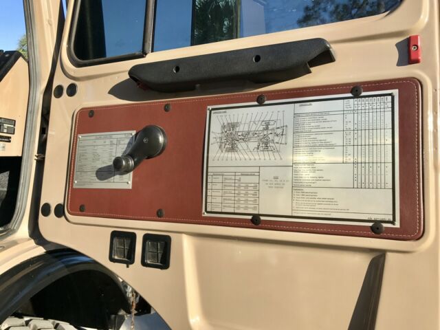 1986 Mercedes-Benz Unimog -- - photo 8