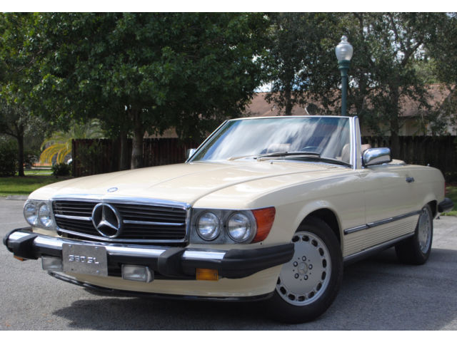 1986 MERCEDES SL560 CONVERTIBLE, 5.6L V8, AUTO, HARD & SOFT TOP, NO RESERVE. 1986 Mercedes-Benz SL-Class