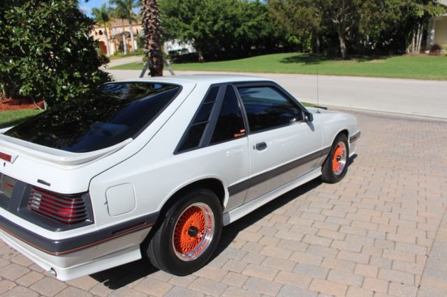 1986 Mercury Capri McLaren 5.0 Euro-coupe 1986 Mercury Capri Black/gray