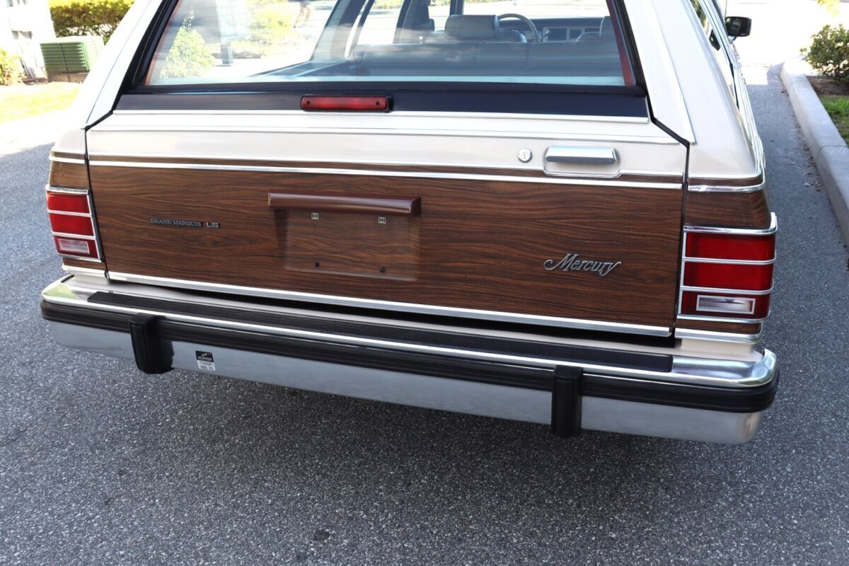 1986 Mercury Grand Marquis LS Colony Park Wagon - photo 10