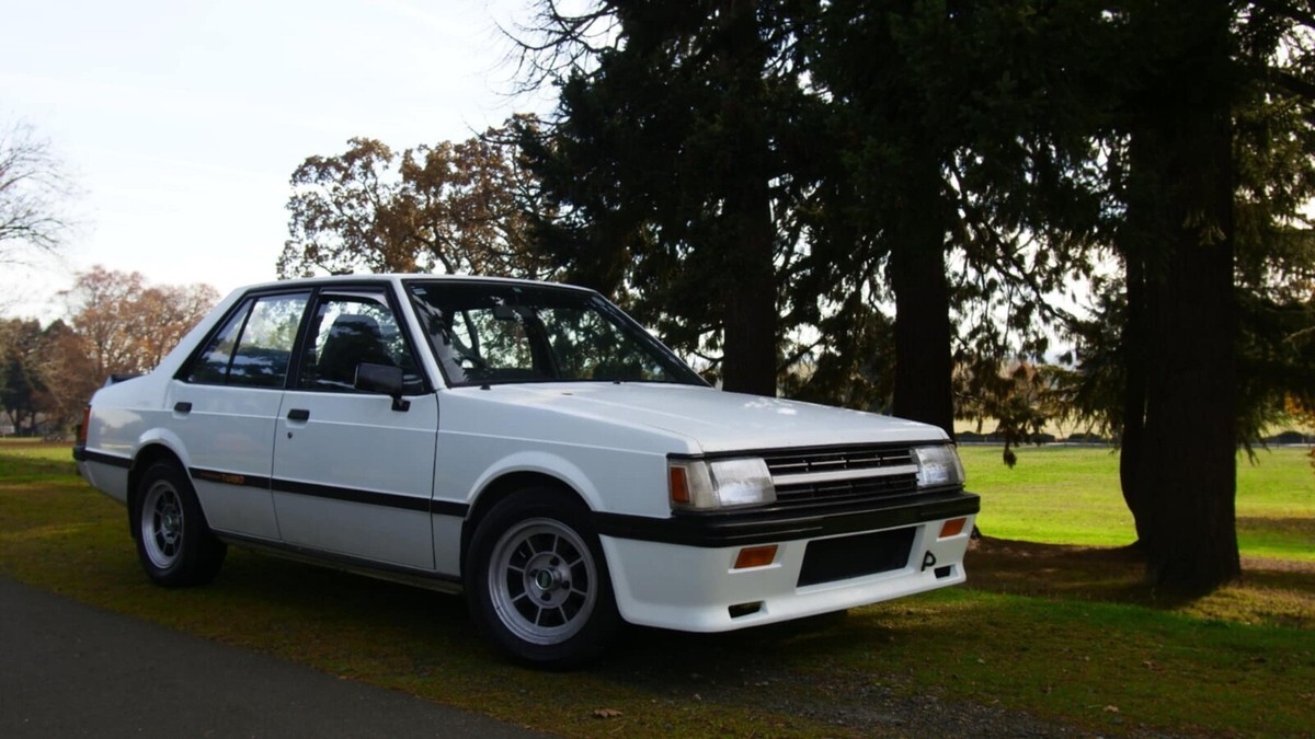 1986 Mitsubishi Lancer - photo 2